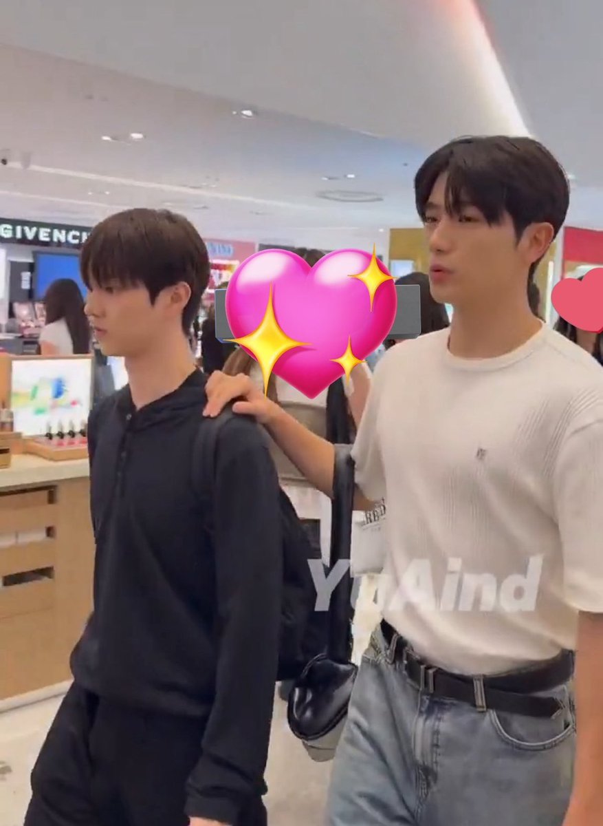 하하!
비엘툰 찢고 나온 건가요