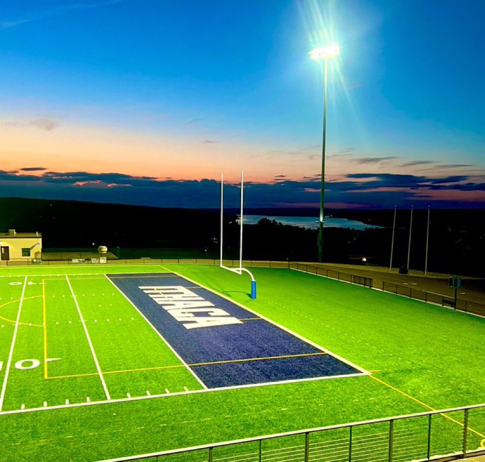 There’s nothing like Ithaca in the summer…

Don’t miss your chance to come out and COMPETE under the lights in July!

🔗: ithacaedu.formstack.com/forms/ithacafo…

#OneBeat