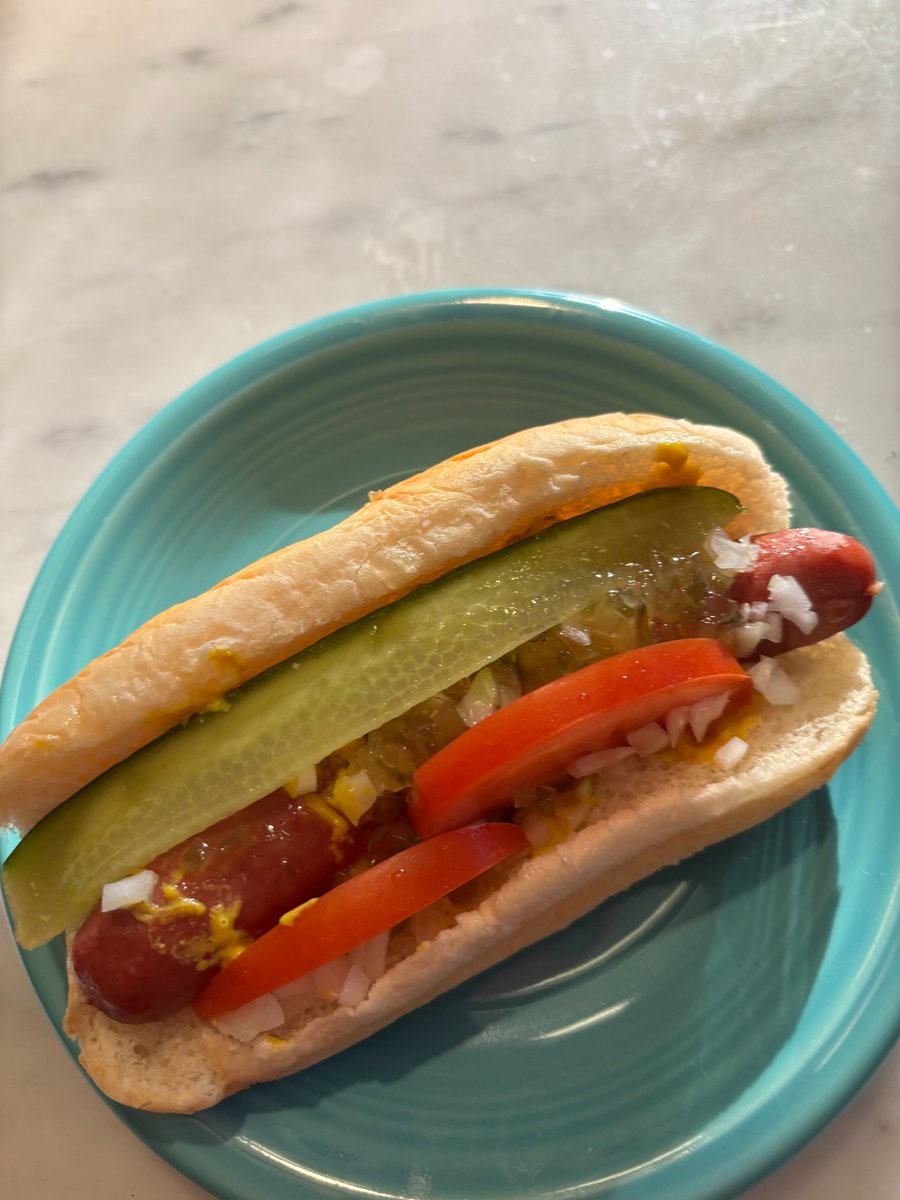 Koffee_Mark's tweet photo. When you're mean to me, this is who you're being mean to. #ChicagoDog #kosherBeef #naturalcasing https://t.co/f2KodibIHf