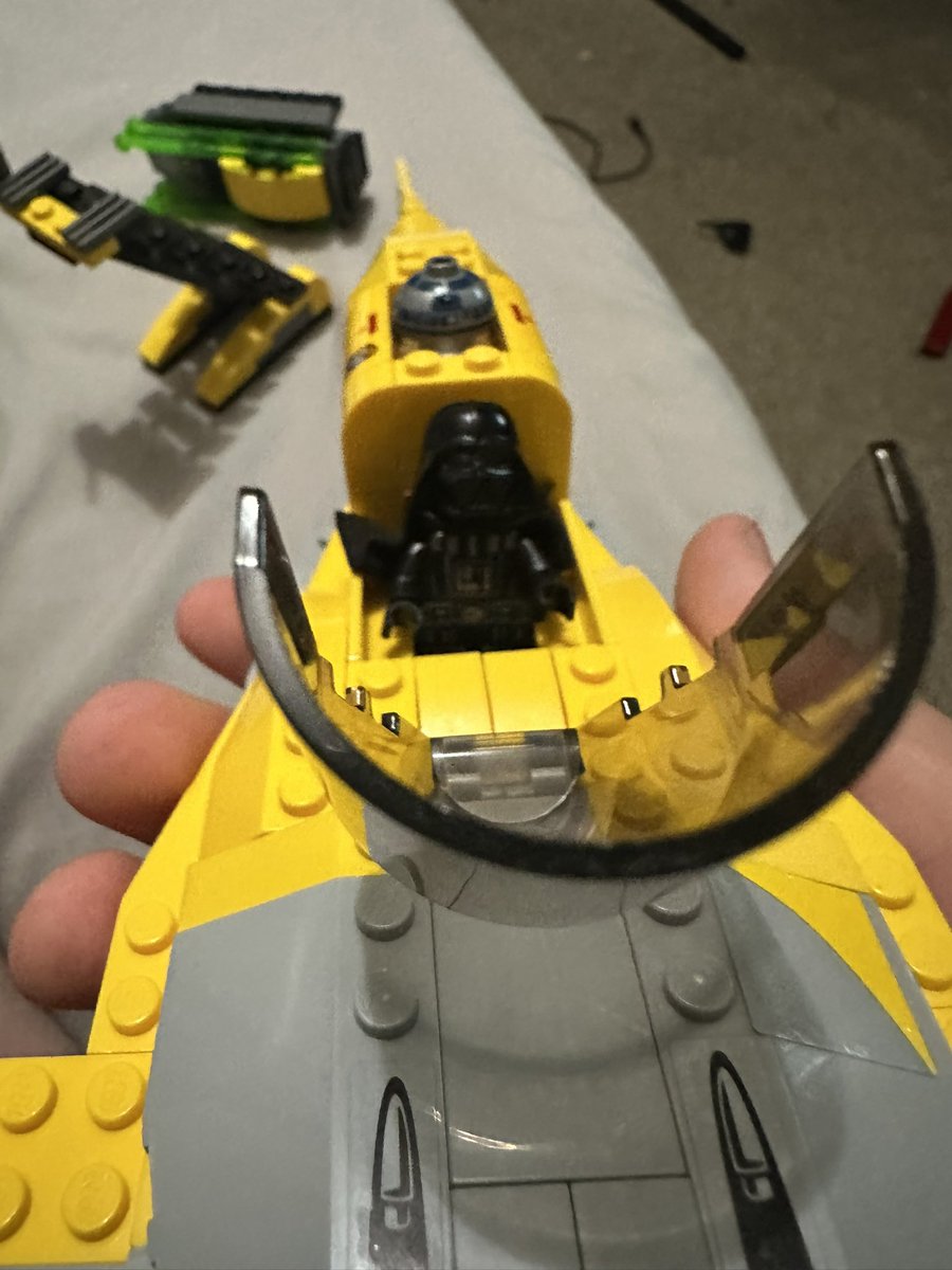 TINYGREENJEDI's tweet image. a dork, he is.