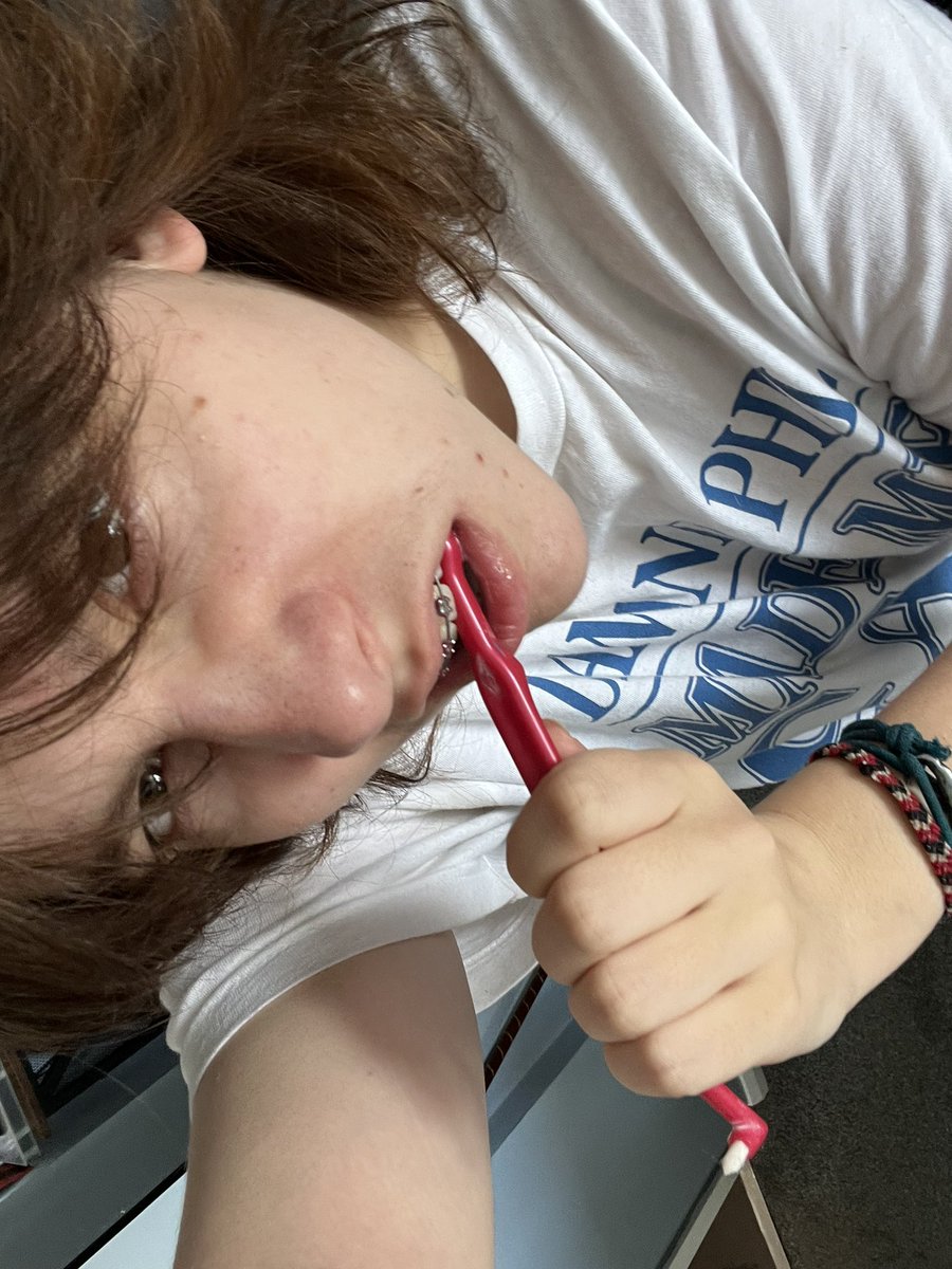 i’d look oomf input pls guys!! non-oomfs are welcome aswell