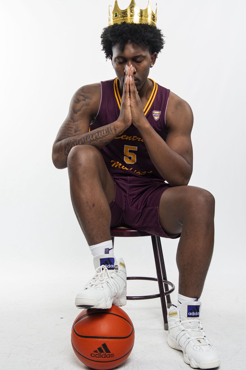 RodJohnsonJr5's tweet photo. Chippewas Nation?!? What y’all think? #notcommitted
#RipDea🕊️
#RipDorthy🕊️
#RipAuntieMomma https://t.co/tYCrokd76f