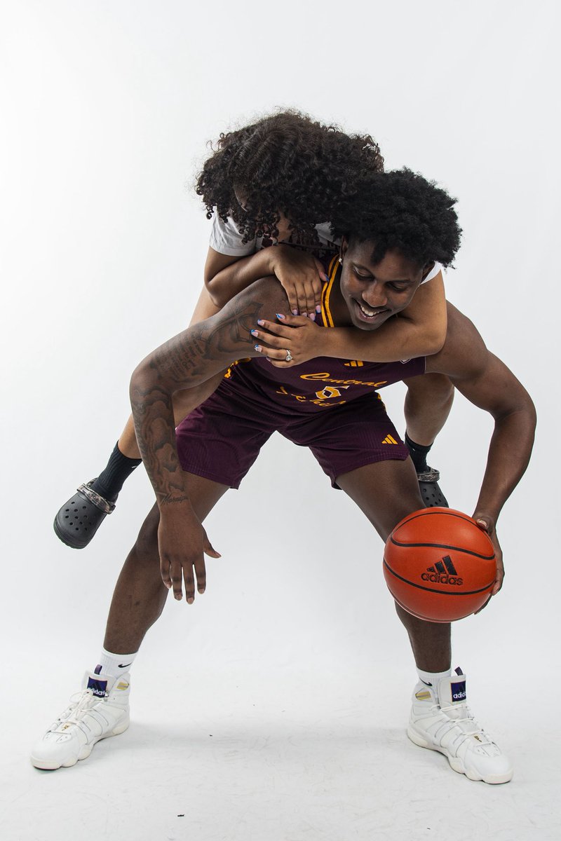 RodJohnsonJr5's tweet photo. Chippewas Nation?!? What y’all think? #notcommitted
#RipDea🕊️
#RipDorthy🕊️
#RipAuntieMomma https://t.co/tYCrokd76f