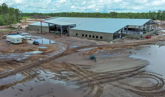 Jacksonville Fairgrounds (@jaxfair) on Twitter photo 🚧📸 Big things are happening on Jacksonville's Westside! Our new Jacksonville Fairgrounds located at 13611 Normandy Blvd is taking shape, with <a href="/SchererNFL/">Scherer Construction</a> hard at work on the expo hall.
Despite a stormy setback earlier this year, we're back on track for a 2026 opening. Get 🚧📸 Big things are happening on Jacksonville's Westside! Our new Jacksonville Fairgrounds located at 13611 Normandy Blvd is taking shape, with <a href="/SchererNFL/">Scherer Construction</a> hard at work on the expo hall.
Despite a stormy setback earlier this year, we're back on track for a 2026 opening. Get