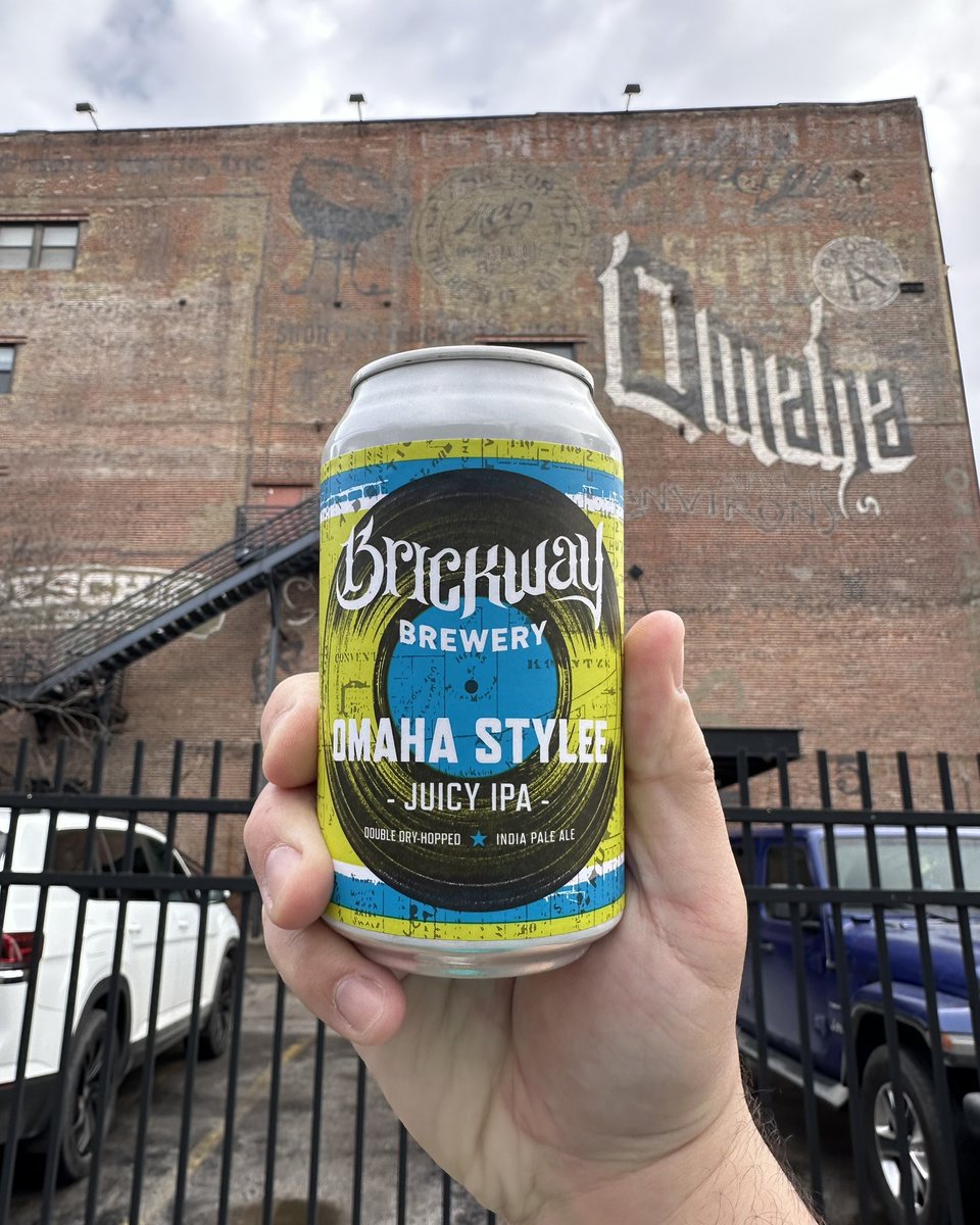 those kits + a sixer of these bad boys? we’re down like that. 🍻⚽️

#DrinkLocal | #DrinkBrickway