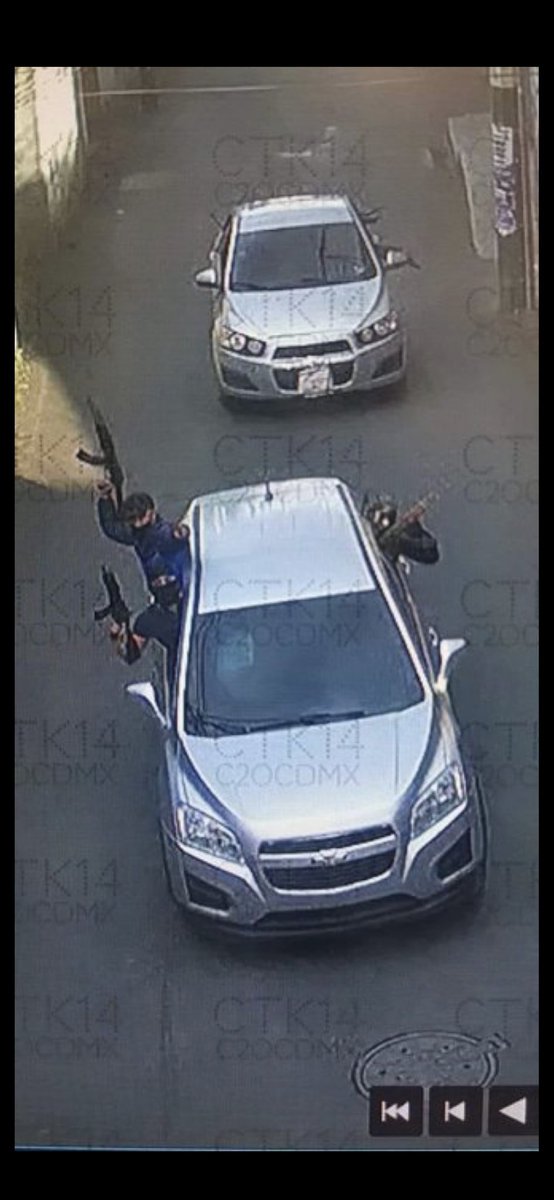 siete_letras's tweet photo. El 18 de marzo de 2024 llegó un comando a @GobMilpaAlta.

Desde entonces, los asesinatos y extorsiones crecieron. Esta imagen es real, captada ese 18 de marzo.

¿Y la Alcaldía qué hizo? Y FGR? AIC? SSC? PDI? 

Hoy encontraron 2 decapitados y un asesinado. ¿Y el Alcalde morenista? https://t.co/VhlX1kZ1r0
