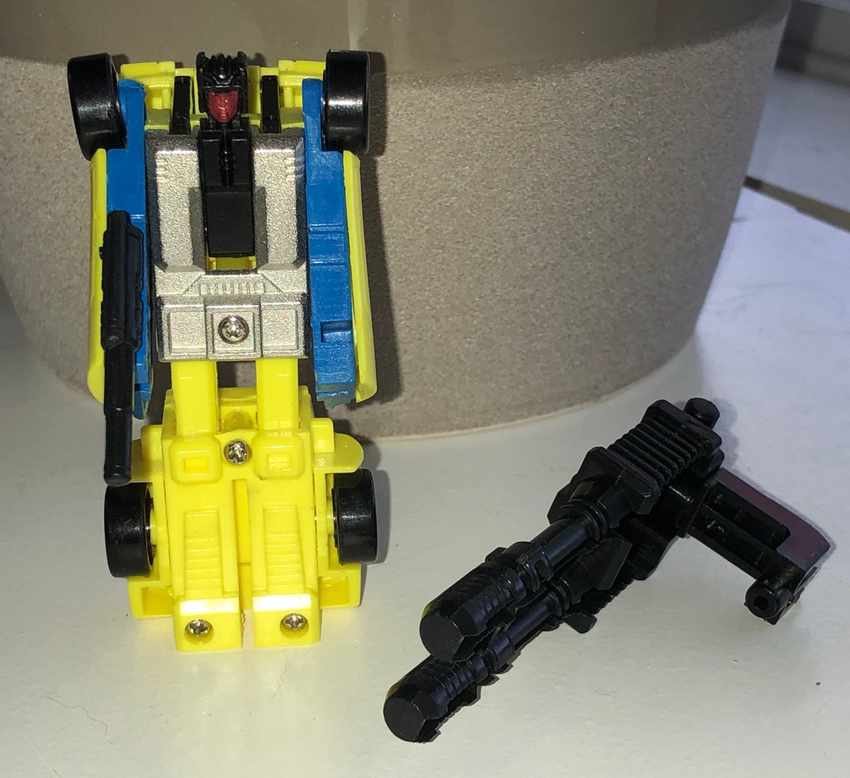 M00NLIGHTSTUDI0's tweet photo. Updated work on a project my friend Paul and I have been working up for nearly a decade now. Custom resin cast G2 Stunticons! First 2 are done! #Transformers #G1Transformers #G2 #GenerationTwo #G2Transformers #Custom #Casting #Resin #Autobots #Decepticons #Stunticons #Menasor https://t.co/tbUbSCMA0L