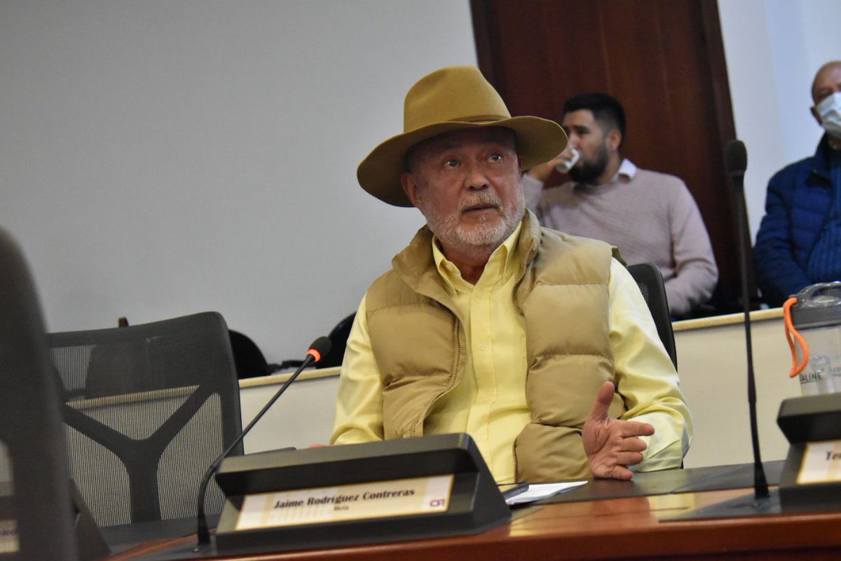 JaimeRCamara's tweet photo. Hoy en Comisión Quinta fue aprobado en primer debate el proyecto de ley que fortalece la extensión agropecuaria como un servicio público, permanente y descentralizado.

Aportamos en la discusión y dimos nuestro voto positivo convencidos que el campo necesita más acompañamiento, conocimiento y presencia del Estado.