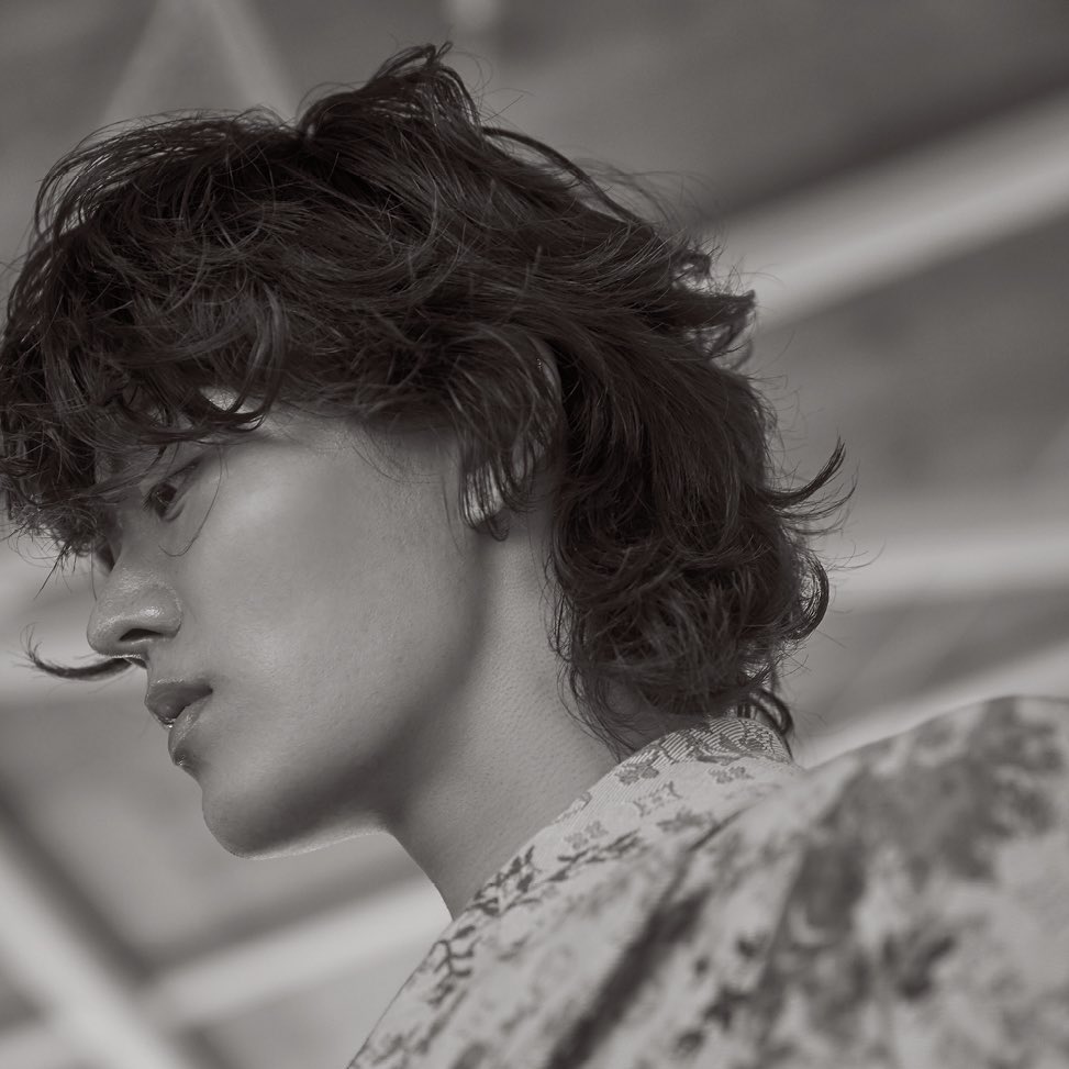 ST1NKW0RLD's tweet photo. These are such beautiful photos of him. I remember reading they also barely put any make up on him for this shoot. He’s so gorgeous https://t.co/johjaDhoR0