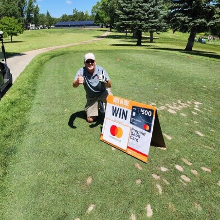 HoleInOneIntl's tweet image. Tims and Thumbs Thursday! Congratulations to Tim A. who recently won a $500 #mastercard, courtesy of Tim Skarperud with Vaaler Insurance in North Dakota. Tim A. aced one of the 3 non-target prizes during the DHI Golf Tournament where Skarperud sponsored a $20K 50/50 prize.