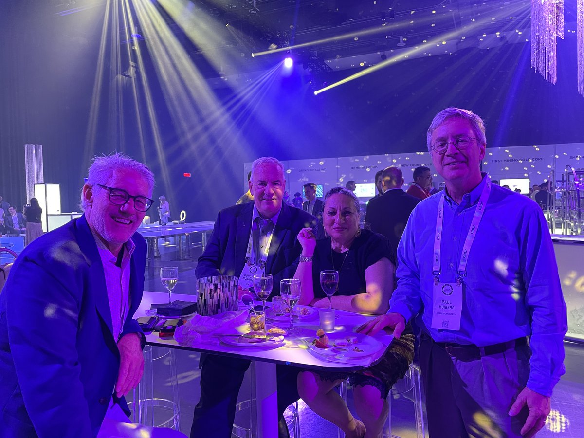 🍸 It’s time to connect!
Join us at the Salon Juneuary Lounge for the Sponsors Cocktails &amp; Coreshack Networking Event — the perfect wrap to Day 2 at #THEEvent2025
See you there! 🥂
#Networking #CoreShack #CanadaMining #QuebecCity #MiningCommunity