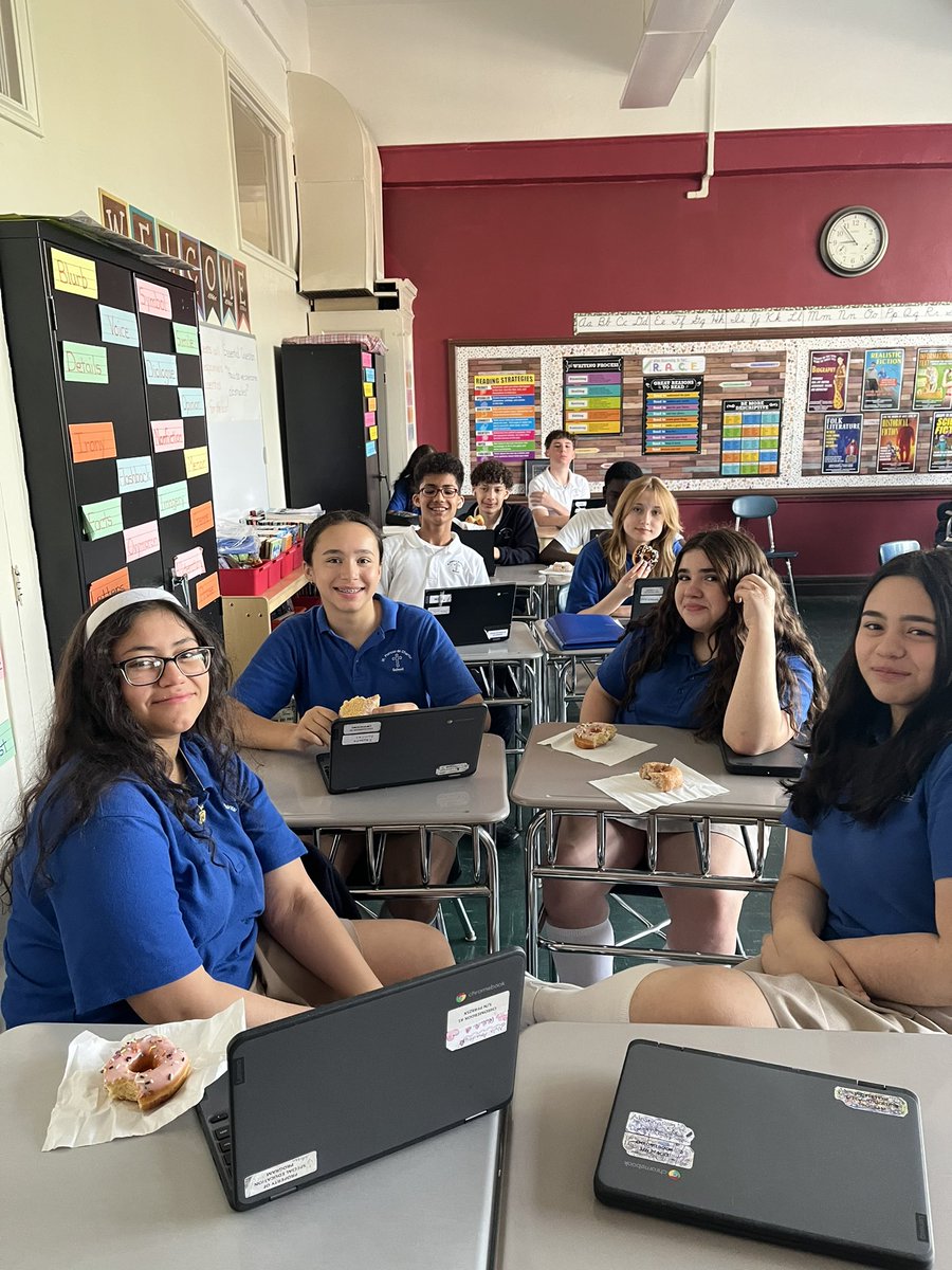 sfdc_school's tweet photo. Celebrating 8th Grade with pizza and donuts this week! 🍕🍩 https://t.co/VZccD81XM0