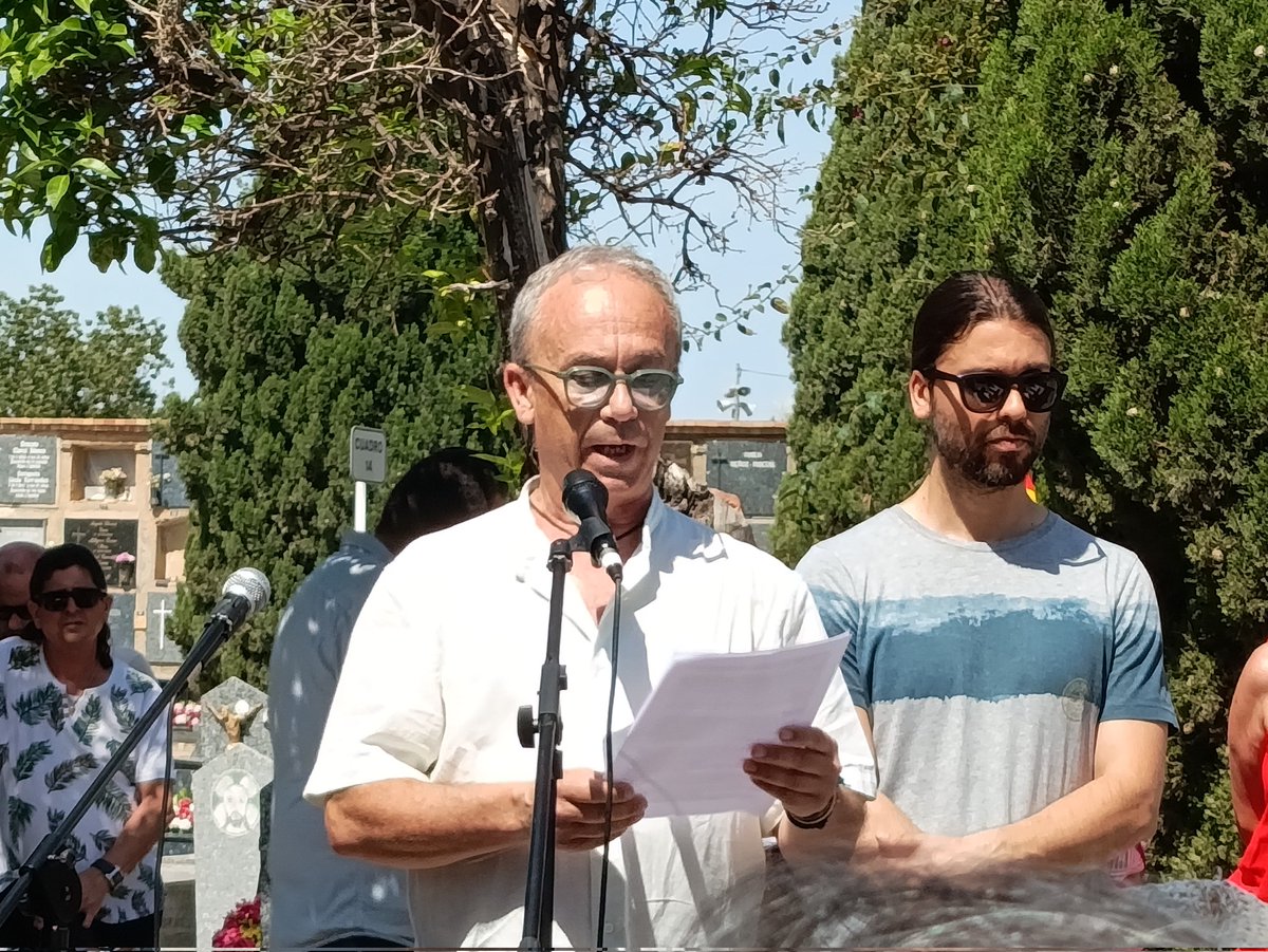 <a href="/RosaPerezGarijo/">Rosa Pérez Garijo🔻</a> <a href="/VD_Dominguez/">Víctor Domínguez</a> <a href="/MiquelLorente/">Miquel #XUnida❤</a> <a href="/EnriqueSantiago/">Enrique Santiago</a> <a href="/eualacant/">Esquerra Unida Alacant</a> <a href="/manocope/">Manolo Copé</a> <a href="/Carlos_Navarro/">Carlos Navarro Selma</a> <a href="/nah_gon/">Nahuel González López</a> <a href="/CAMDE_PV/">Coordinadora Memorialista del PV</a> <a href="/IUMemoria/">IU Memoria🔻</a> Gracias, gracias y gracias 
Esto todavía se ha podido hacer gracias a tú trabajo .👇