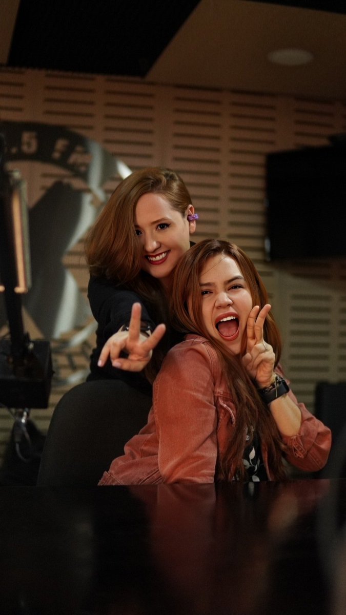 LaXCaliOficial's tweet photo. 🎶 Miércoles con M de Más Música
En el #RegresoACasa con @m_angelicagm y @soyluvarela programamos canciones 🎧
¿La regla? Que empiecen con la misma letra de tu nombre 🔠
¿Te llamas Laura? 🎵 Pues, Latch de Sam Smith ft Disclosure
¡Escríbenos y participa! ¿Cuál es tu canción? 👇 https://t.co/MU7W0o1vN5
