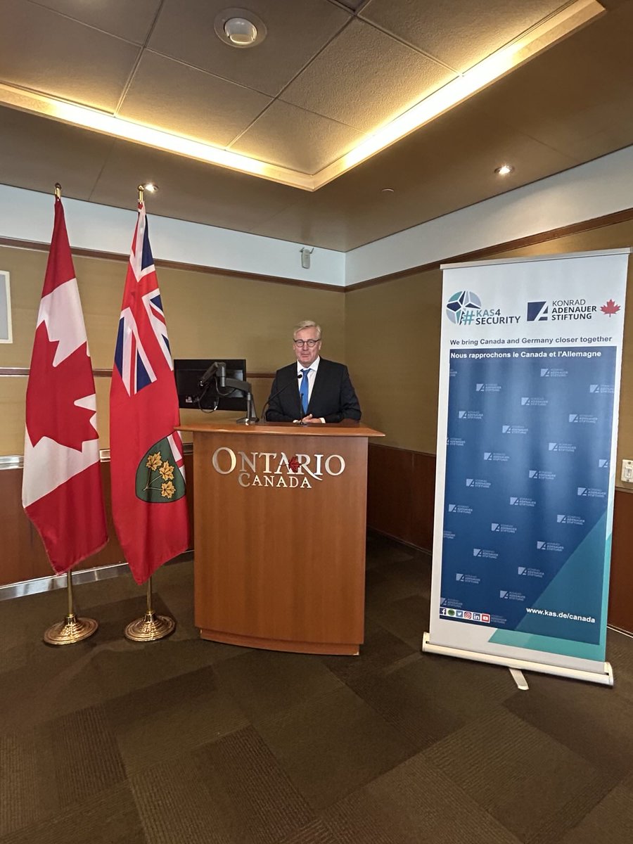 KAS_Canada's tweet image. We welcomed Mr. Burkhard Balz from Deutsche Bundesbank in Toronto! We discussed transatlantic financial relations and trade tensions. Thanks to all for a rich conversation! #GermanyCanada #TransatlanticRelations #DeutscheBundesbank #EconomicSecurity #KASCanada #Toronto