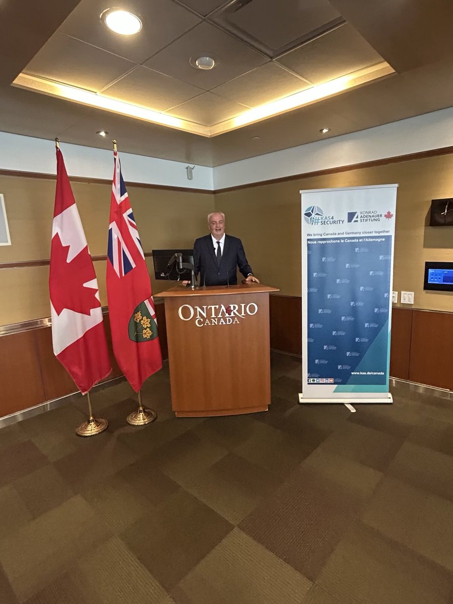 KAS_Canada's tweet image. We welcomed Mr. Burkhard Balz from Deutsche Bundesbank in Toronto! We discussed transatlantic financial relations and trade tensions. Thanks to all for a rich conversation! #GermanyCanada #TransatlanticRelations #DeutscheBundesbank #EconomicSecurity #KASCanada #Toronto
