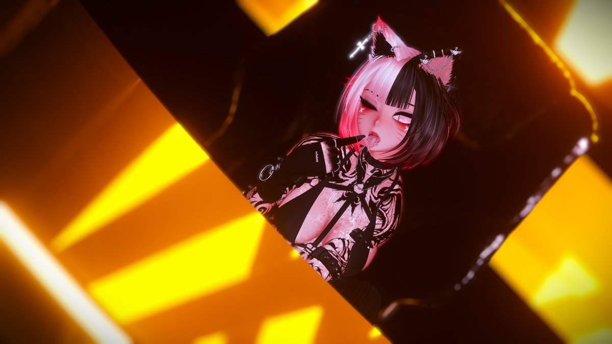Live in an hour cuties~ Come join~

twitch.tv/strwbby_vr

#VRChat #twitchstreamer #twitch