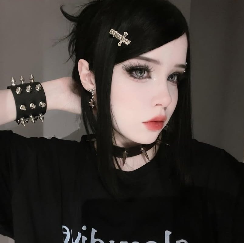 ᅠ
ᅠ
⠀⠀ ⎯⎯⎯ ⠀⠀𝗏𝗂𝗋𝗍𝗎𝖺𝗅
⠀ ᅠᅠᅠᅠᅠᅠᅠᅠᅠᅠᅠ☆⠀⠀insanity.⠀⠀꒱
ᅠ
       𝖾𝗏𝖾𝗋𝗒𝗍𝗁𝗂𝗇𝗀 𝗁𝖺𝗌 𝖿𝖾𝗅𝗍 𝗌𝗈 𝗆𝖾𝖺𝗇𝗂𝗇𝗀𝗅𝖾𝗌𝗌 𝖺𝗇𝖽
          𝗏𝖺𝗂𝗇, 𝖼𝗋𝗈𝗌𝗌 𝗆𝗒 𝗁𝖾𝖺𝗋𝗍 𝖺𝗇𝖽 𝗁𝗈𝗉𝖾 𝗍𝗈 𝖽𝗂𝖾
ㅤ
ᅠ