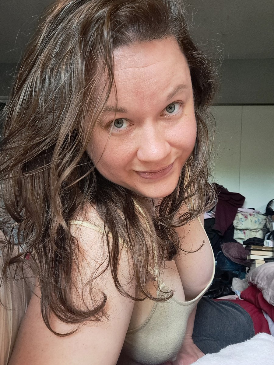 Lolesmeralda2's tweet photo. #selfie #blueeyes #makeupfree https://t.co/k7k0msHMqO