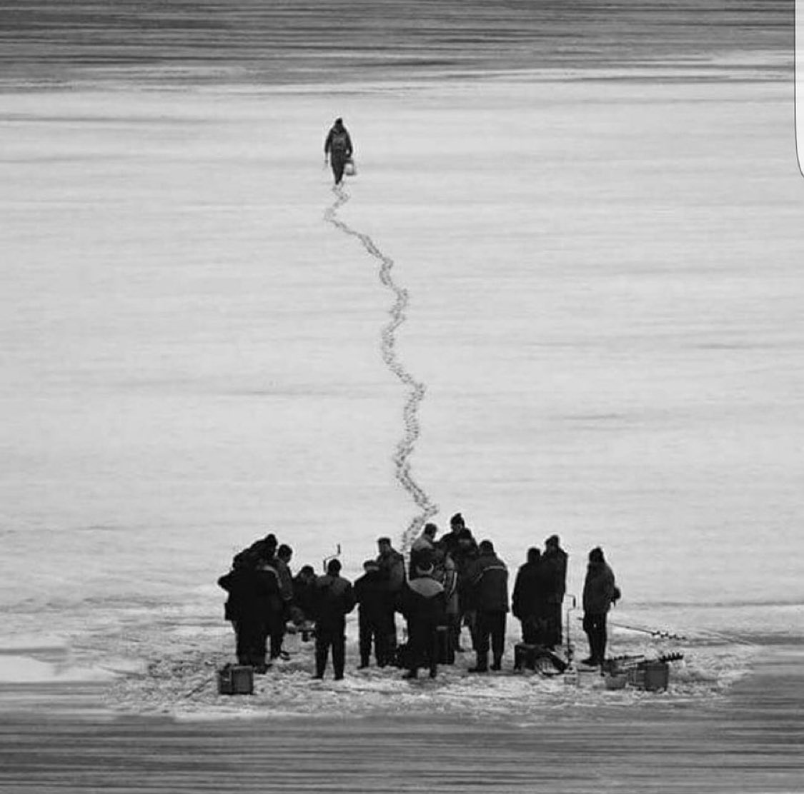 *Durduğun yerde değersiz bir bütün olarak kalmaktansa, parçalana parçalana gitmenin büyük doğruluğuna inanmak.