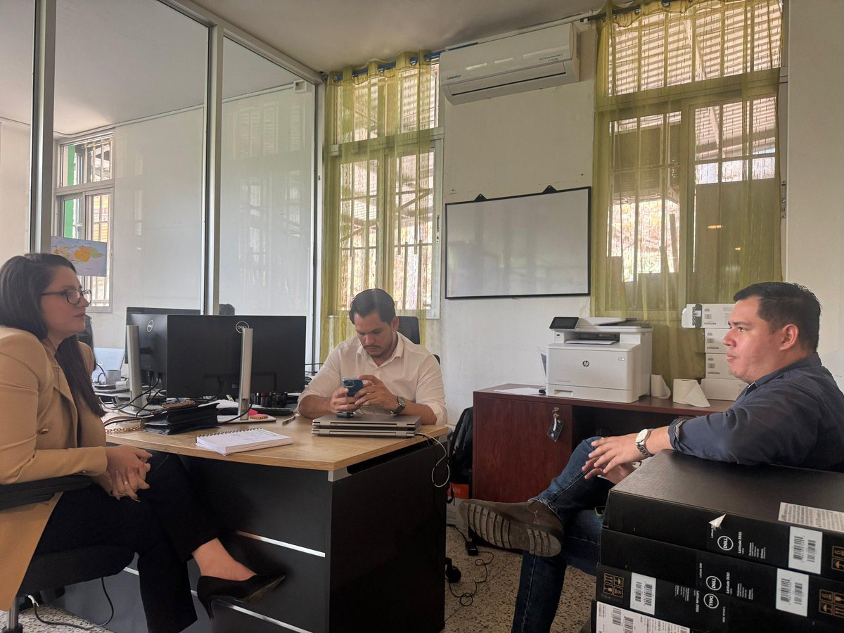 Bancada Libre (@bancadalibre) on Twitter photo La vicepresidenta del Congreso Nacional, <a href="/_Scherly/">Diputada Scherly Arriaga</a>, sostuvo una reunión con representantes de la <a href="/saghonduras/">SAG Honduras</a>, con el propósito de conocer a detalle el mecanismo de distribución de los bonos Cafetalero, Ganadero y Tecnológico destinados al departamento de Cortés, reafirmando su La vicepresidenta del Congreso Nacional, <a href="/_Scherly/">Diputada Scherly Arriaga</a>, sostuvo una reunión con representantes de la <a href="/saghonduras/">SAG Honduras</a>, con el propósito de conocer a detalle el mecanismo de distribución de los bonos Cafetalero, Ganadero y Tecnológico destinados al departamento de Cortés, reafirmando su