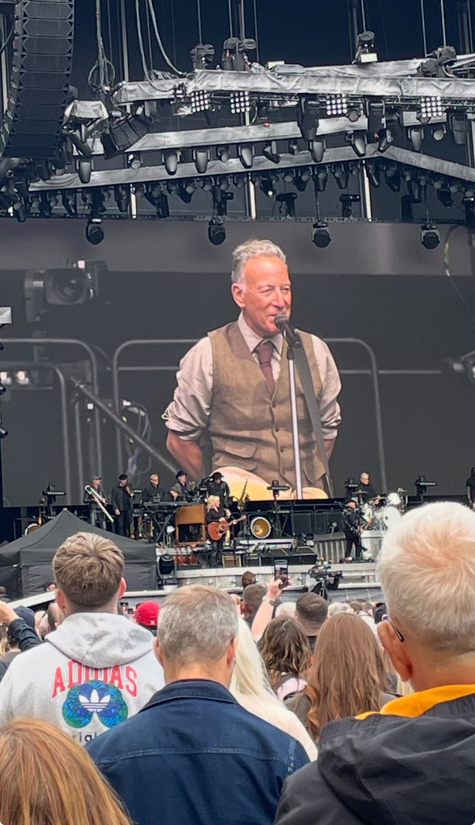 Enjoyed tonight much more than Manchester 🤔
Setlist keeps getting better 🎸🎷