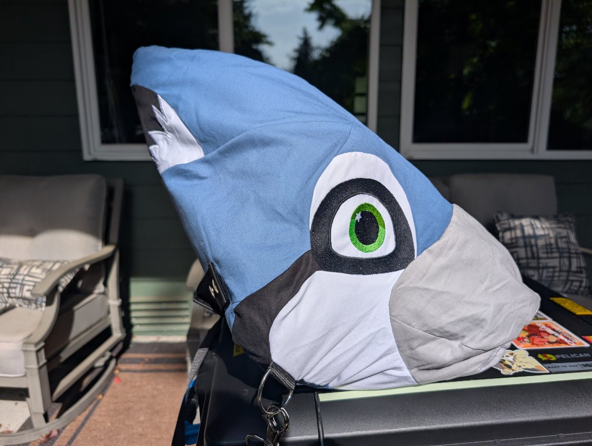 Squawk_the_Jay's tweet photo. I have to say that Squawk's new headbag from @Fluffcreation is a perfect fit and sure is gorgeous!  Avalon did a great job with all the details and even added a shoulder strap as well as a couple card pockets inside. https://t.co/U3IlP6wR1T