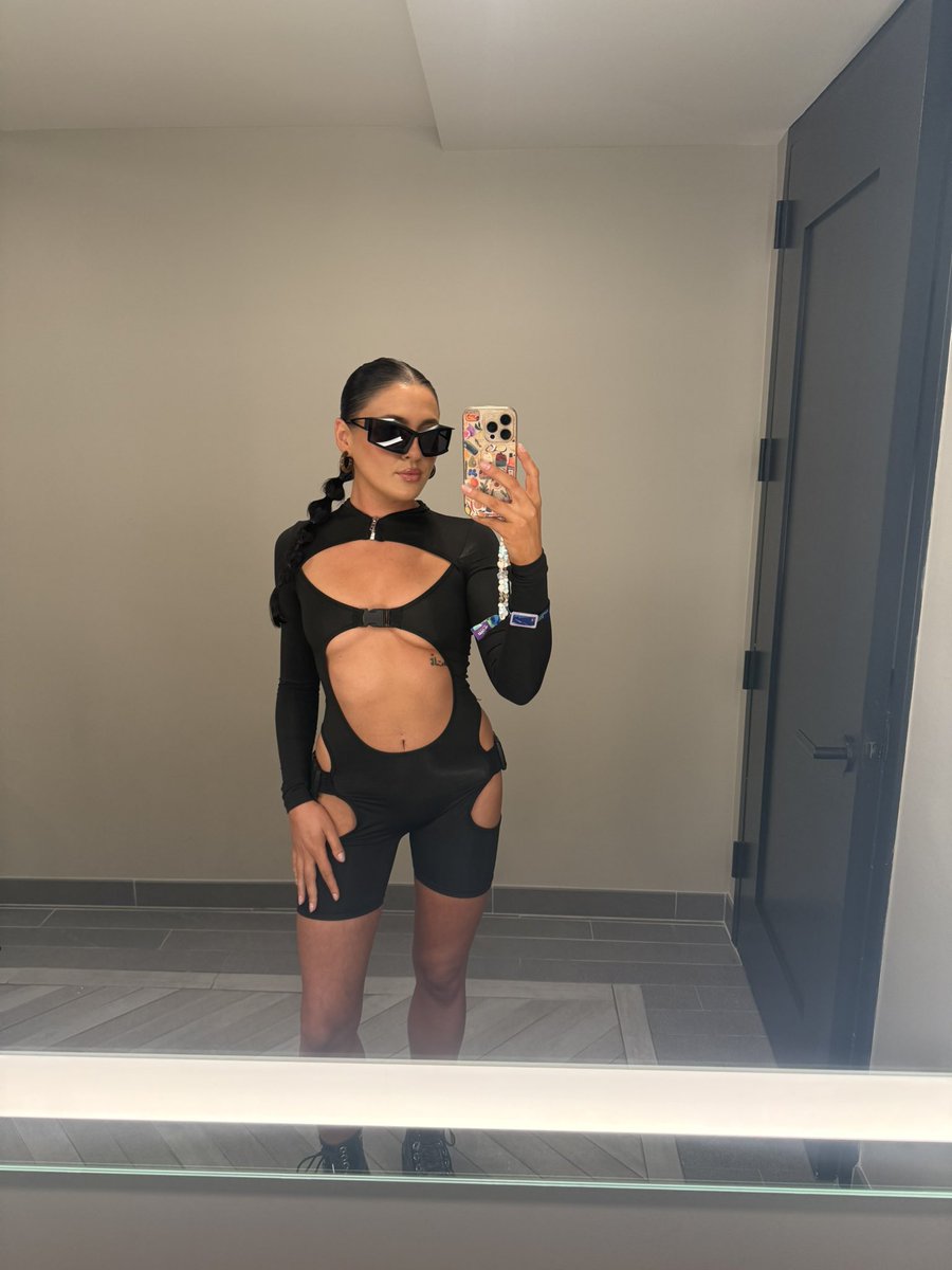 hunny 🍯 tweet media