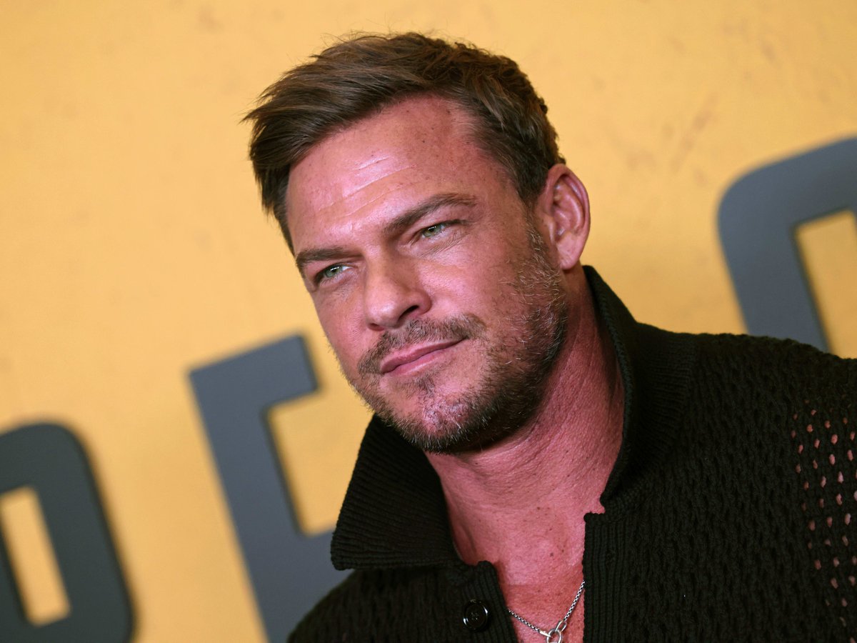 DT2ComicsChat's tweet image. Alan Ritchson.

#GreenLantern 
#WildCat 
#CaptainAtom 

Take your pick.
#ThisOughtaBe