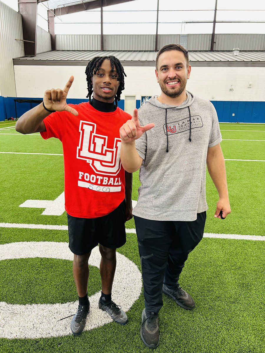 torreypaul2nd's tweet image. I had a great time putting in work @LamarFootball camp. Thanks for showing love @Coach_Cannata and @_CoachDiaz. I’m looking forward to visiting the campus. @coachcodutti
#26BOOMIN #TheMothersh1p @KleinFootball25