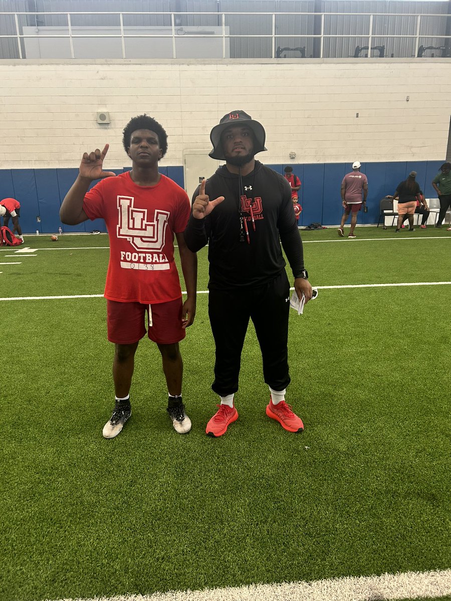 messiah__valid's tweet image. Great work with @coachmac_22  at @LamarUniversity camp today @COACHPATROB @corylaxen @coachCoutten ‼️