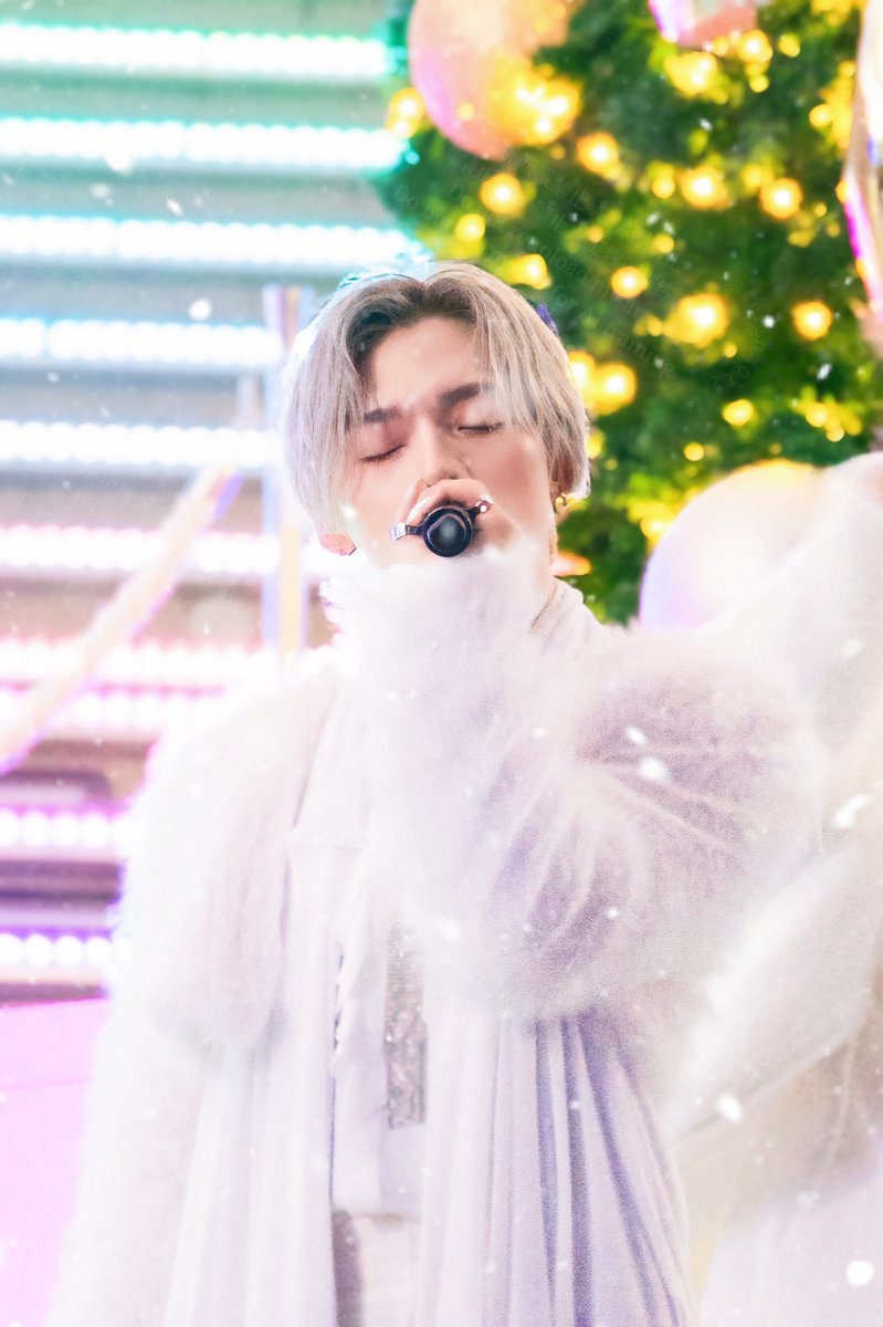 𝚜𝚎𝚒𝚗𝚊 🐧🌻 tweet media