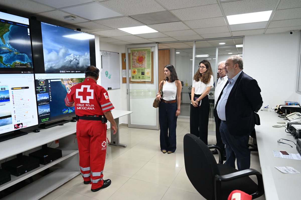 Hoy sostuvimos una productiva reunión con Ignacio Nicolau, Coordinador General de <a href="/AECID_es/">AECID</a>  y nuestro Presidente Nacional, Lic. Carlos Freaner.

Este encuentro reafirma nuestro compromiso compartido con la cooperación internacional y el desarrollo sostenible.

#CruzRojaMexicana