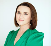 Dr Síle Denvir is an interdisciplinary scholar, sean-nós singer and harpist. She has a particular interest in Irish traditional song/music and artistic research. Recent publications include the book ‘Tom a’ tSeoighe: Amhráin’ and her solo album ‘Anamnesis’.
