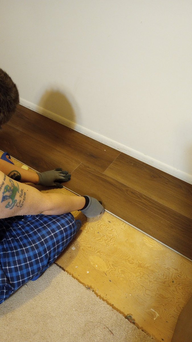 borutosd4d's tweet photo. good bye ugly carpet !! https://t.co/iERT0E4TnI