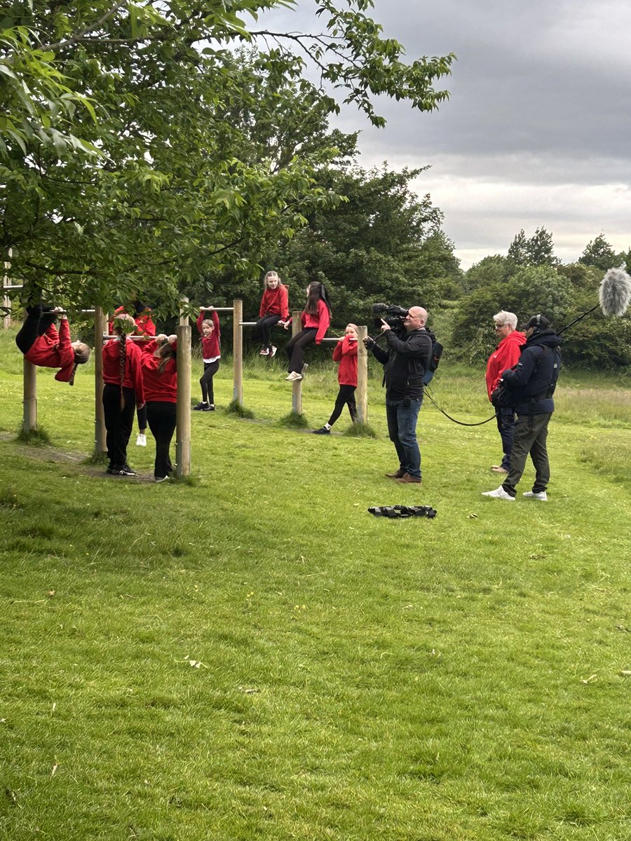GD_Primary's tweet image. Listen out for Miss Hill live at 7:50 on Radio Leeds this morning! We are proud to be part of the #activeuniformalliance #madetomove
@OPALOutdoorplay @YouthSportTrust @PlayEngland
bbc.co.uk/sounds/play/li…