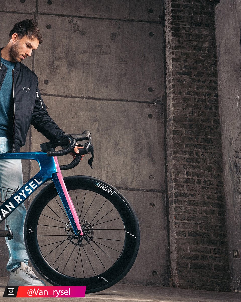 ¡Una bicicleta hecha por la mejor fórmula! Pierre #Gasly realizó una colaboración con Van Rysel. 🤩🔥

El piloto de F1 utilizará la bicicleta para entrenar a toda velocidad. ⚡️