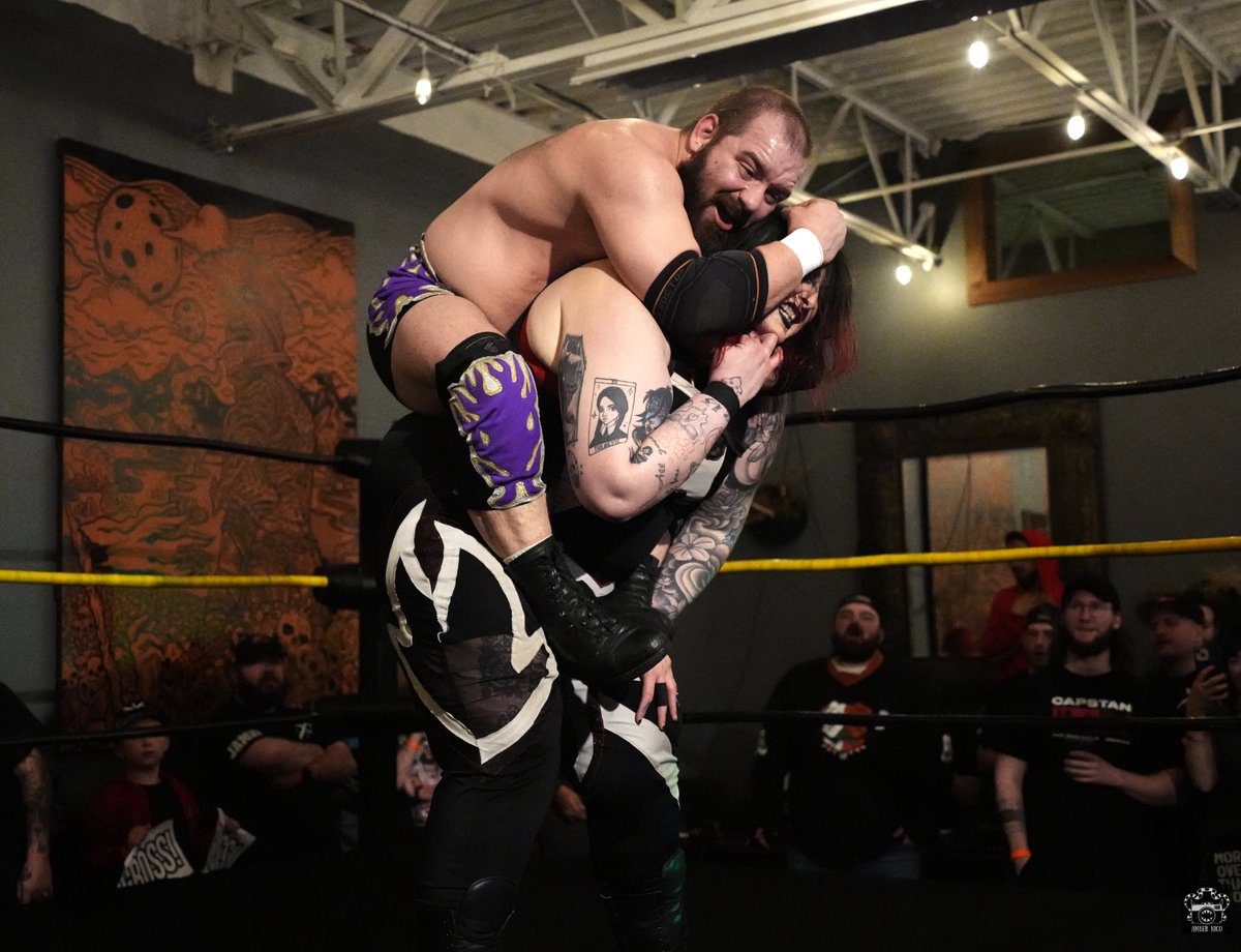 AmberNicoPhoto's tweet image. Sammi Chaos vs. Danny Miles at Focus Pro Wrestling in Briantree, MA #focuspro #focusprowrestling #indiewrestling #wrestling #ambernicophoto #massachusettsphotographer #sammichaos #dannymiles