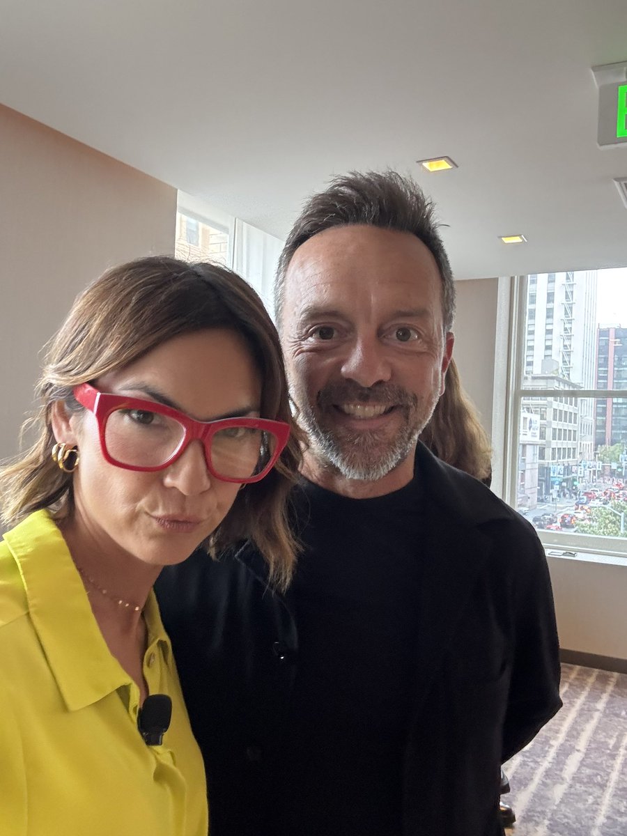 emilychangtv's tweet image. The @altcap brought the heat tonight, and the best glasses #bloombergtech
