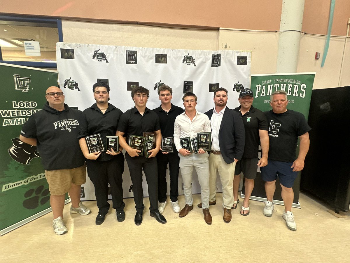 Grateful and honoured to receive the Bruce Ewing Award for my outstanding contribution to the program over the years, First ever 4 year varsity starter in program history #thestandard