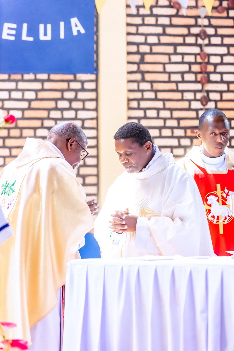 Phn Gaspard M.💊🇷🇼❤️🇻🇦✝️ (@phngaspard) on Twitter photo As you begin this new day, may God’s peace be your companion, and may His love guide every step you take🙏🏿
📸: <a href="/saverimage/">Saver Image Official</a> As you begin this new day, may God’s peace be your companion, and may His love guide every step you take🙏🏿
📸: <a href="/saverimage/">Saver Image Official</a>