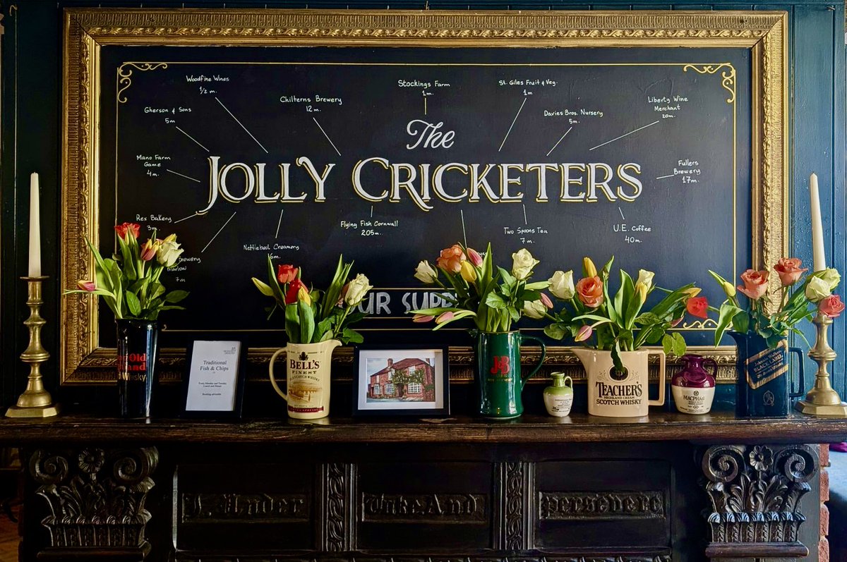 Open 7 days a week from Noon. Call the Landlord on 01494 676308 or Book online 
#Beaconsfield #Chilterns #Chilterns #Countryub #Community