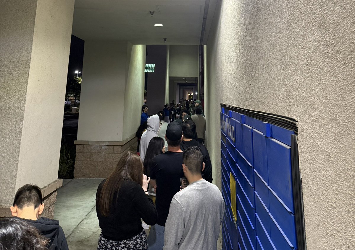 _alanakoster's tweet photo. Waiting in line to pick up our Nintendo Switch 2’s 😬 https://t.co/AbRSzlEZ5n