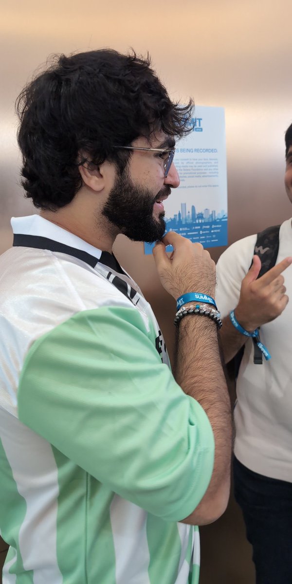 I found <a href="/0xanmol/">Anmol</a> shilling <a href="/EclipseFND/">Eclipse (🐮,🌑)</a> at Solana Summit.