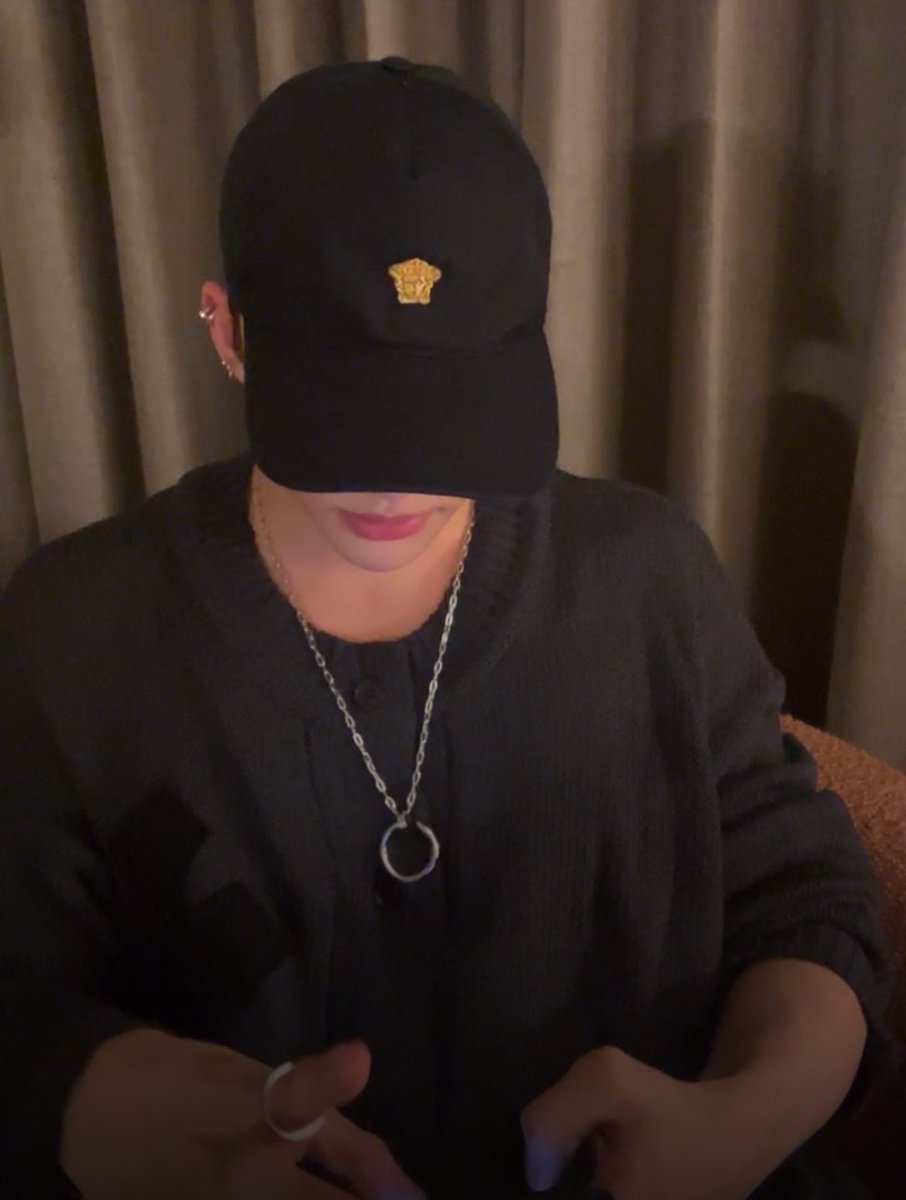 모자 하나로 분위기 차이가 이따만큼이나 난다고