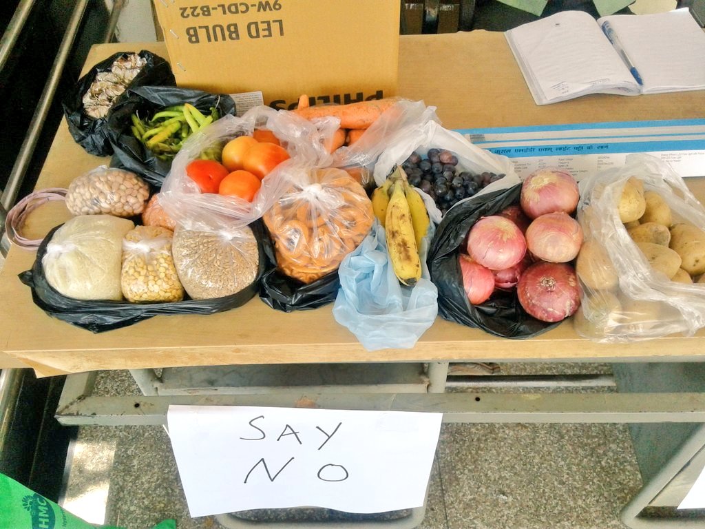 swachhhyd's tweet image. Have U refused to take #PlasticBags from a vendor ?   
#BeatPlasticPollution 
#WorldEnvironmentDay 
@UNEP @UNEP_AsiaPac 
#Hyderabad
 #MyCleanIndia