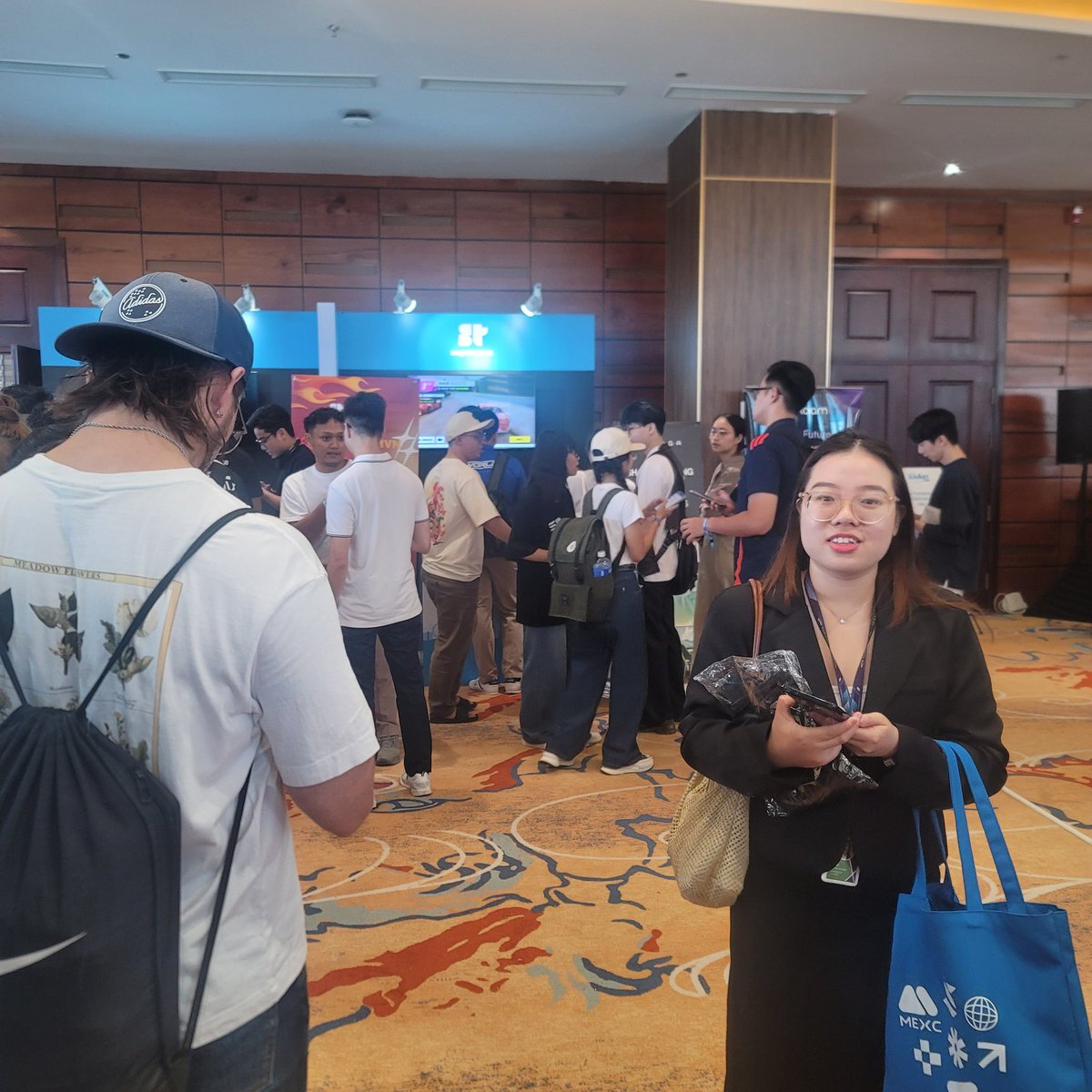 Jane0333's tweet photo. #Crypto4everyone
#eventwithbitger
#solanasummit https://t.co/htpFPX9c2X