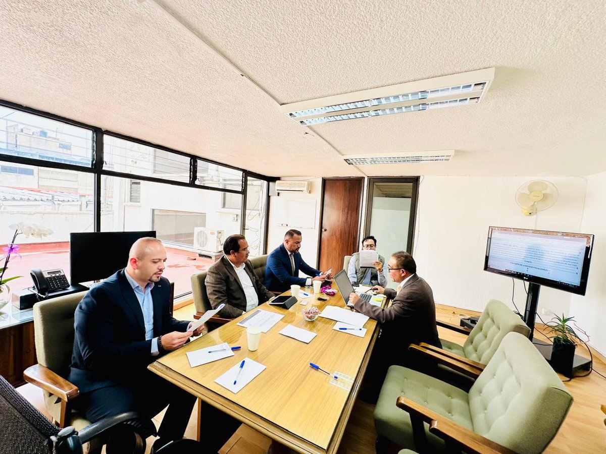 Infoem's tweet image. Los equipos de la #DGAF, la #DGJyV y la #UIPPE del #Infoem, sostuvieron una reunión de trabajo con integrantes del @OSFEM_oficial, para dar revisión cuantitativa a la información generada en el proceso de Auditoría de Desempeño.
