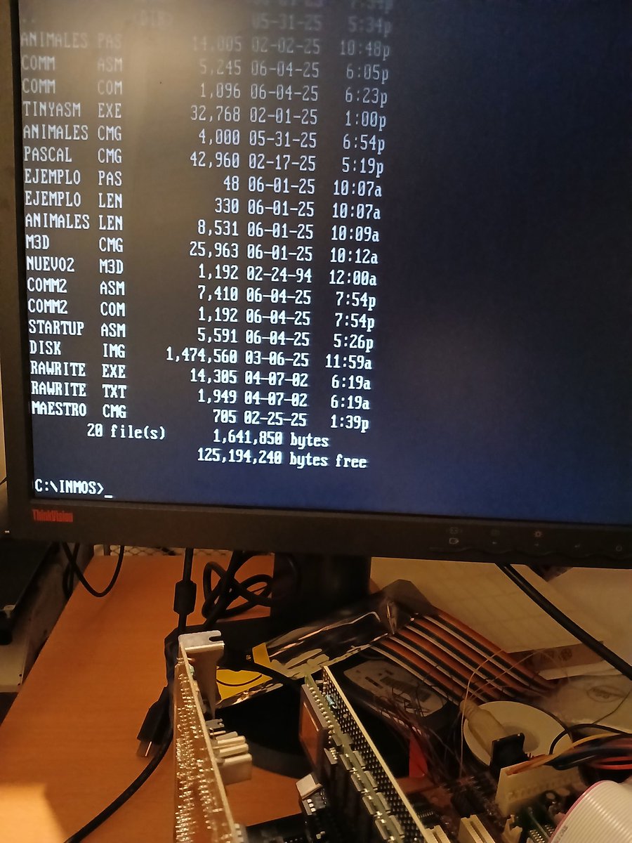 nanochess's tweet image. Maybe it is just nostalgia, but I&apos;ve written the required DOS software to run my basic transputer operating system from a real 1.44mb floppy. Edit, compile, and assemble completely inside my OS. The code is in my git. #retro #transputer