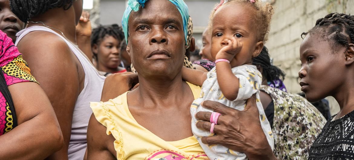 Hunger in #Haiti has never been worse as hurricane season begins:
 
🔺50% the population do not have enough to eat
🔺+ 2 mln face emergency levels of food insecurity

“Despite all the violence, displacement &collapse, @WFP remains in Haiti” @LolaCastroWFP

https://t.co/fdMMdcUO3A 